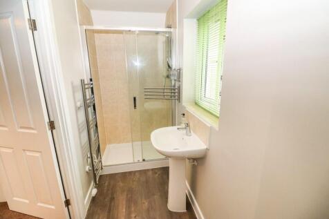 En-Suite Shower Room / WC