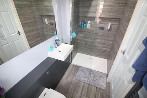 En-suite Shower Room/WC
