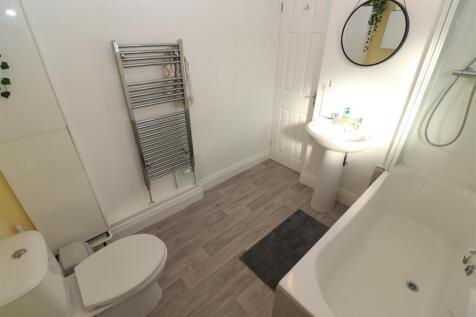 Ground Floor Bathroom / WC