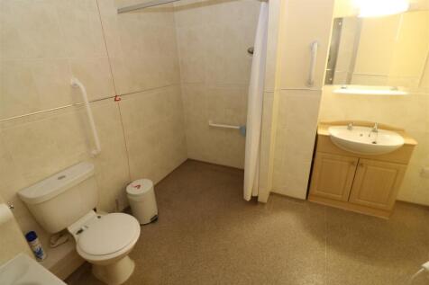 Bath / Shower Room / WC