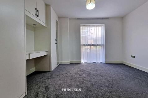 09.Bedroom B1.jpg