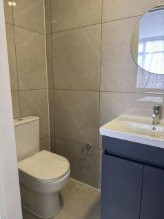 bathroom2.jpg