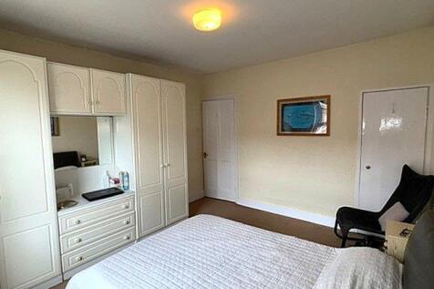 bedrooom1.jpg
