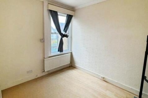 pbox-bedroom-329972.jpg