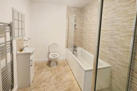 pbox-bathroom-335955.jpg