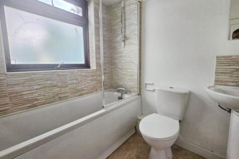 pbox-bathroom-335956.jpg