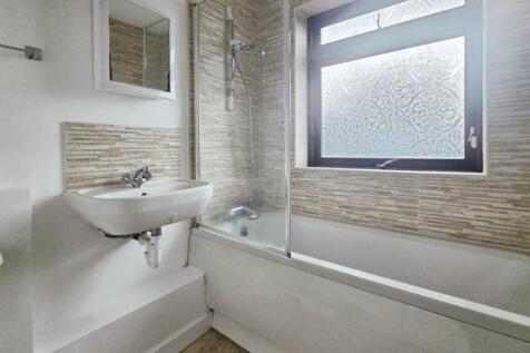pbox-bathroom-335956.jpg