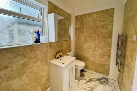 pbox-bathroom-343457.jpg