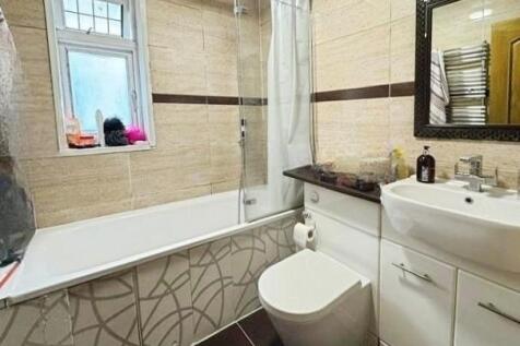 pbox-bathroom-338746.jpg