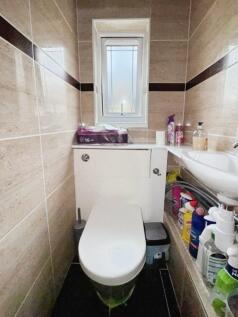 pbox-bathroom-338746.jpg