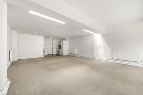 8 Coral Row, SW11...