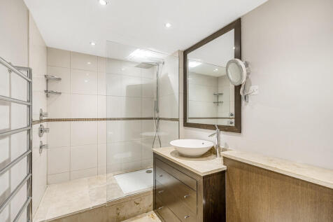 8 Coral Row, SW11...