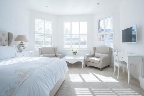 hoscote - master suite