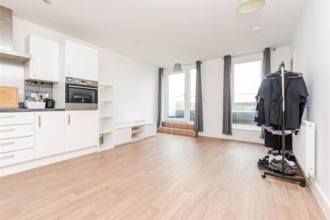 Lounge/Kitchen