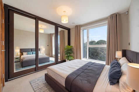 Flat 17, Rhapsody...