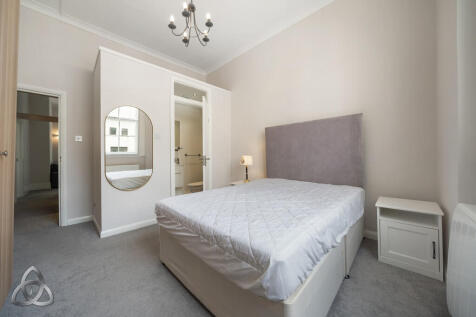 Flat 6, 6 Queens ...