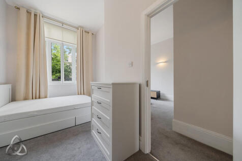Flat 6, 6 Queens ...
