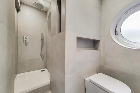 10_Shower Room-1