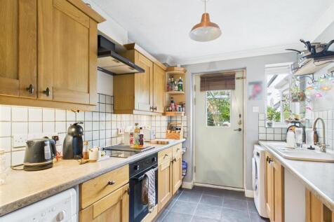 KITCHEN 1.jpg