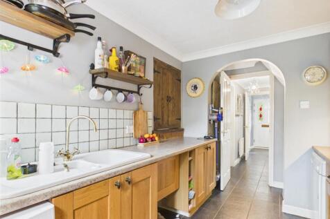 Kitchen: