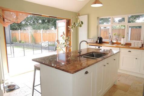 Kitchen: