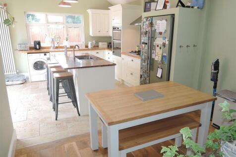 Dining Area: