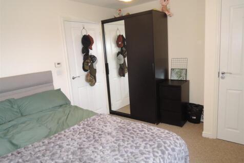 Bed 1 (2).JPG
