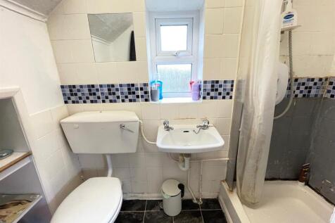 En Suite Shower Room