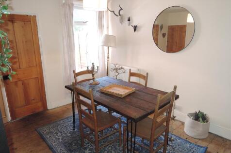 Dining Room: