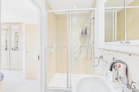 ENSUITE 1.jpg