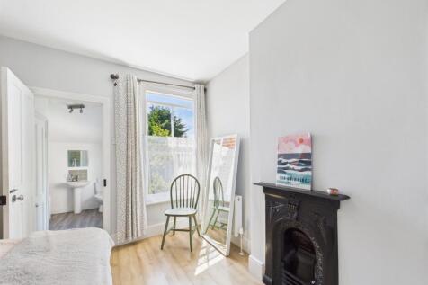Rear Bedroom.jpg