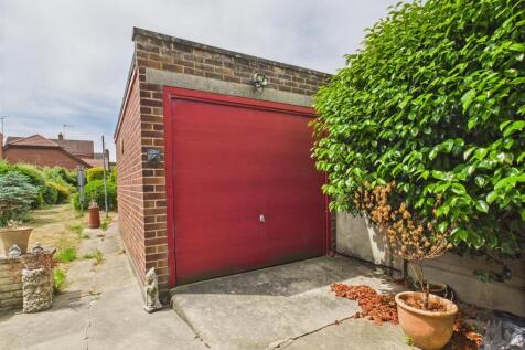 Garage / workshop