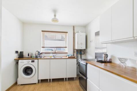 Kitchen 1.jpg