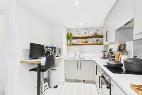 Kitchen / Breakfast Room