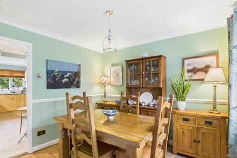 Dining Room Giraffe (4).jpg