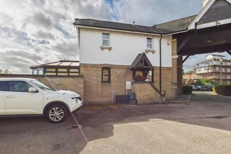 Garden &amp; Parking: