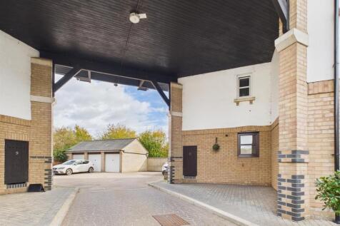 Garden &amp; Parking: