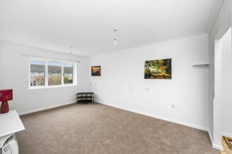 Amberly_Court_19-0016.jpg