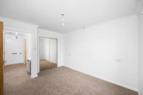 Amberly_Court_19-0020.jpg