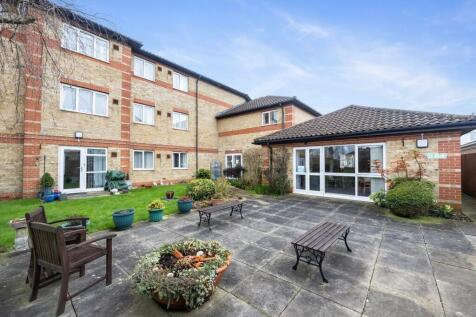 Amberly_Court_19-0013.jpg