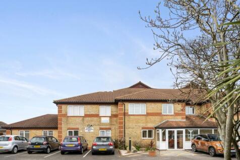 Amberly_Court_19-0024.jpg