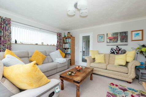 1 Burnside Crescent_10.JPG