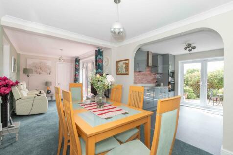 1 Burnside Crescent_6.JPG