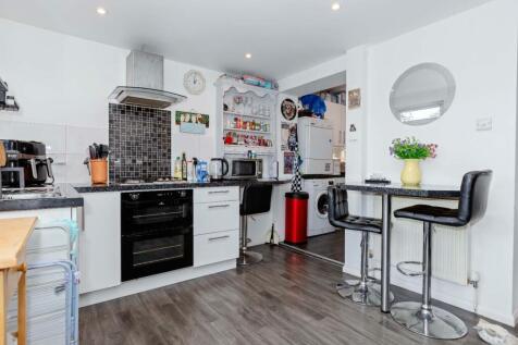 74 Freshbrook rd_11.jpg