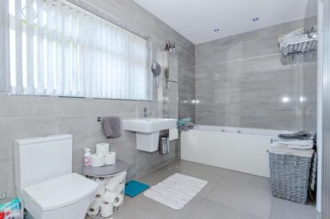 19 Abbots Way_9.JPG