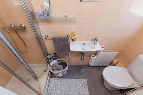 19 Abbots Way_2.JPG