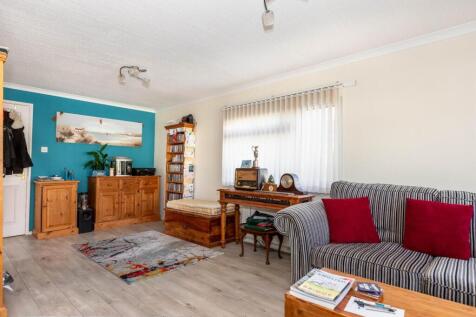 6 Haigh Close-13.jpg