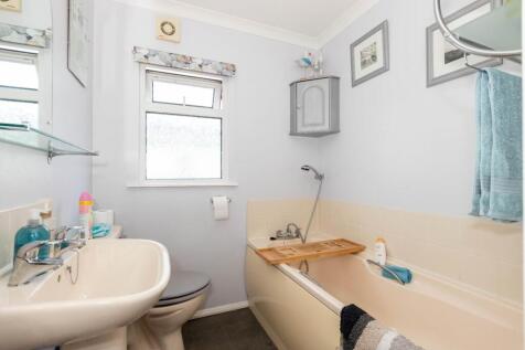6 Haigh Close-04.jpg