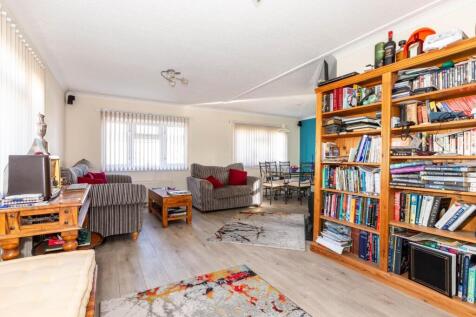6 Haigh Close-09.jpg