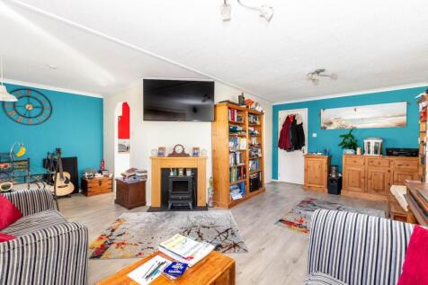 6 Haigh Close-12.jpg